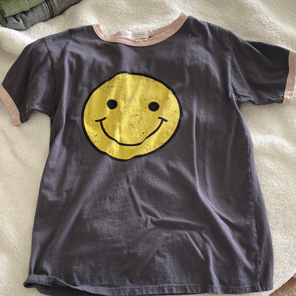Happy face tee